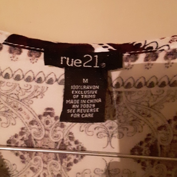 Rue 21 Romper size medium almost full zip - Picture 2 of 8